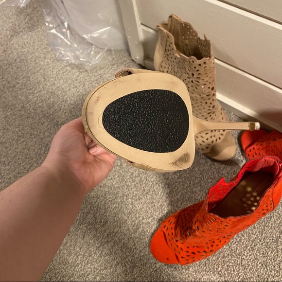 Beautiful Aldo High Heels with Cut Out Details - Picture 3 of 3